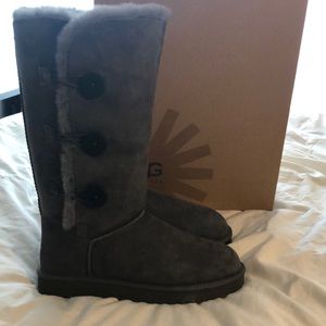 Triple Bailey Button UGG boots- size 10